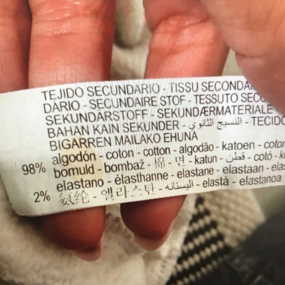 Black and White Swirl Pattern Sweater - Picture 3 of 3